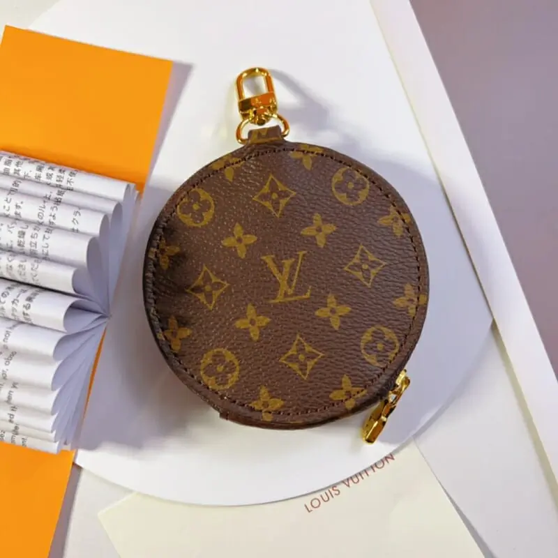 louis vuitton lv key holder and boucle de sac s_12052122